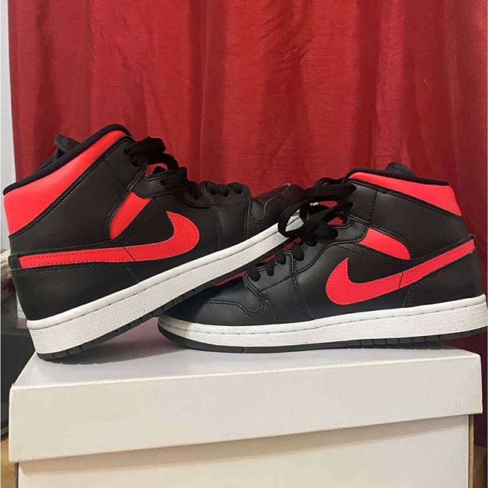 Nike Black and Red Sneakers